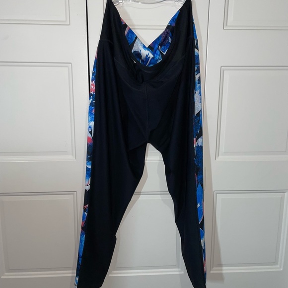 Pennington’s Nola Activewear Leggings - Picture 5 of 9